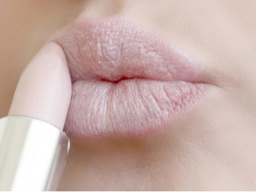 Những bí quyết giúp son môi lên màu cực chuẩn mà các cô nàng sành điệu nên biết - 3