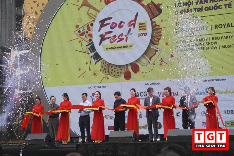 Noo phước thịnh khuấy động lễ hội ẩm thực siêu hấp dẫn food fest 2017 - 1