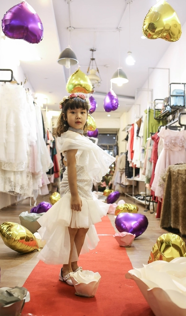 Mẫu nhí xuất hiện sành điệu trong buổi casting show diễn bst fairy land của ntk thảo nguyễn - 7