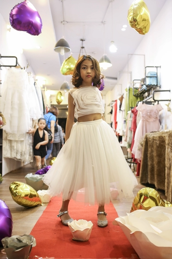 Mẫu nhí xuất hiện sành điệu trong buổi casting show diễn bst fairy land của ntk thảo nguyễn - 9