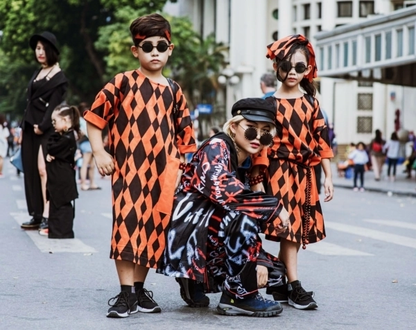 The best street style ngày đầu tiên dàn ngôi sao thời trang nhí chất như nước cất - 2