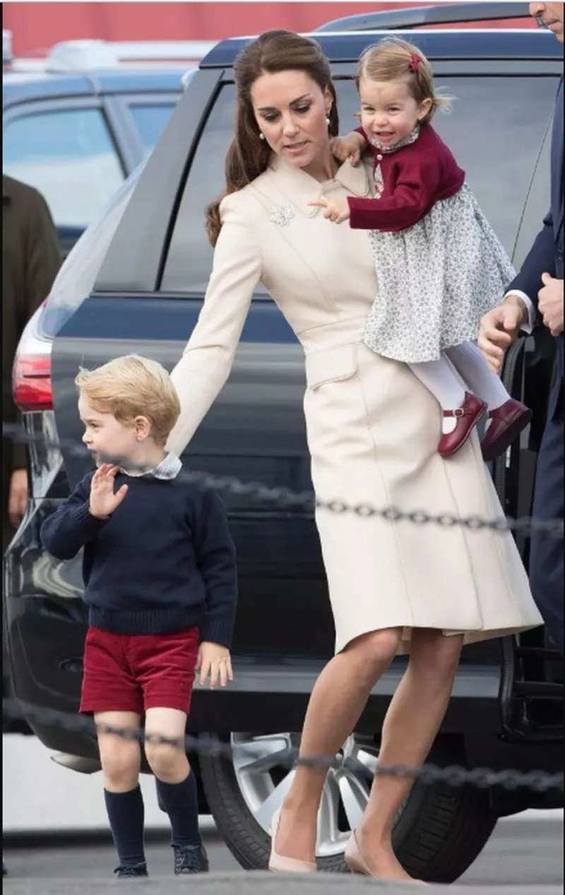 9 khoảnh khắc mẹ mìn của kate middleton khiến chị em thở phào công nương cũng thường thôi - 8