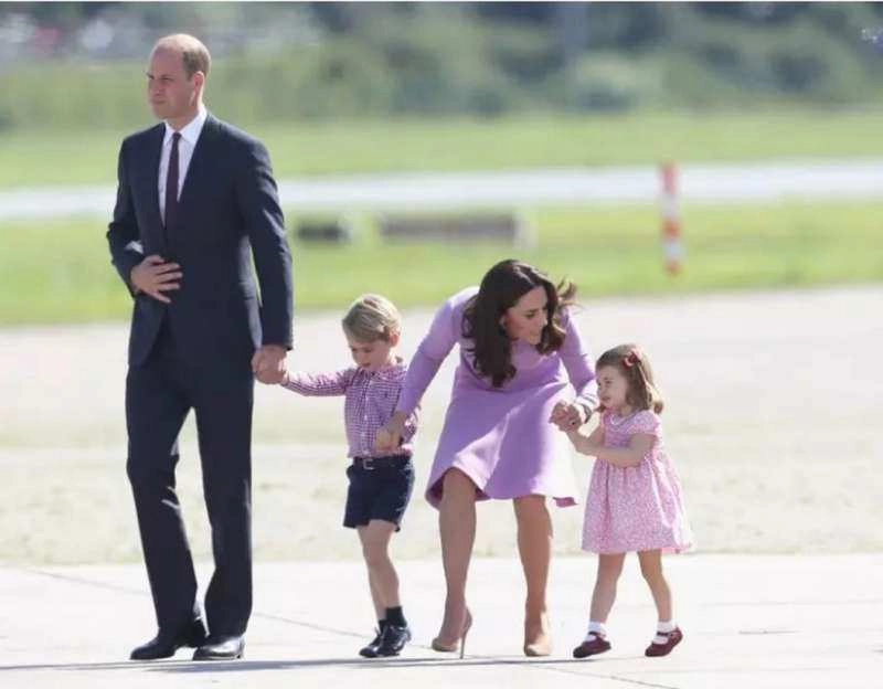 9 khoảnh khắc mẹ mìn của kate middleton khiến chị em thở phào công nương cũng thường thôi - 9