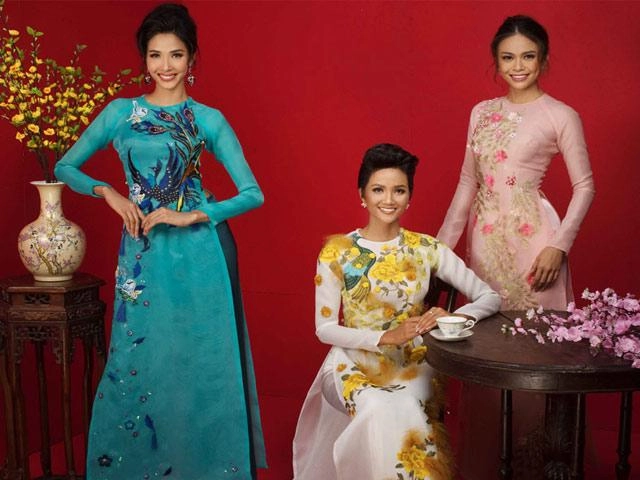 Mẹ hoa hậu hhen niê trung thành với trang phục dân tộc xuất hiện rạng rỡ bên cạnh con gái - 9