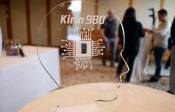 Huawei 3 năm 300 triệu usd cho con chip kirin 980 vừa ra mắt - 1