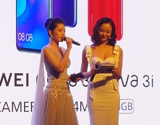 Huawei công bố hai smartphonemới với 4 camera hỗ trợ ai tại việt nam - 1