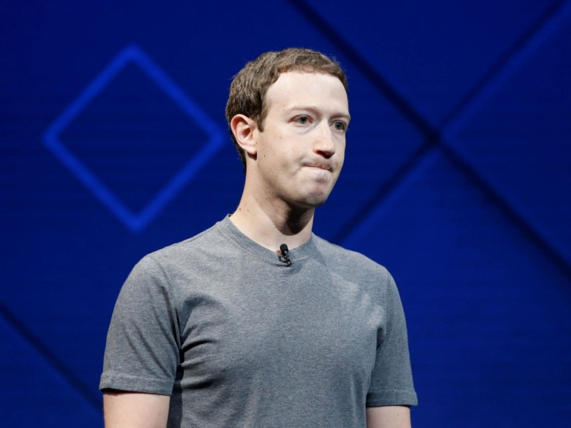 Mark zuckerberg bị các nhà đầu tư của facebook yêu cầu từ chức - 1
