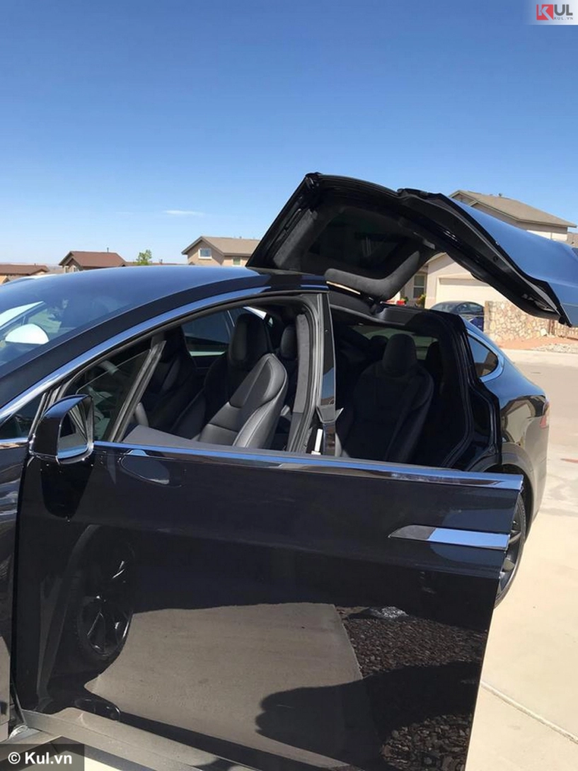 Ngắm chiếc tesla model x p100d sắp cập bến việt nam của siêu mẫu phạm ngọc thạch - 4