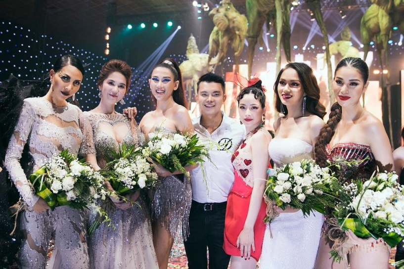 Phạm hương và hương giang đốt cháy sàn diễn khi làm vedette trong show đỗ long - 1