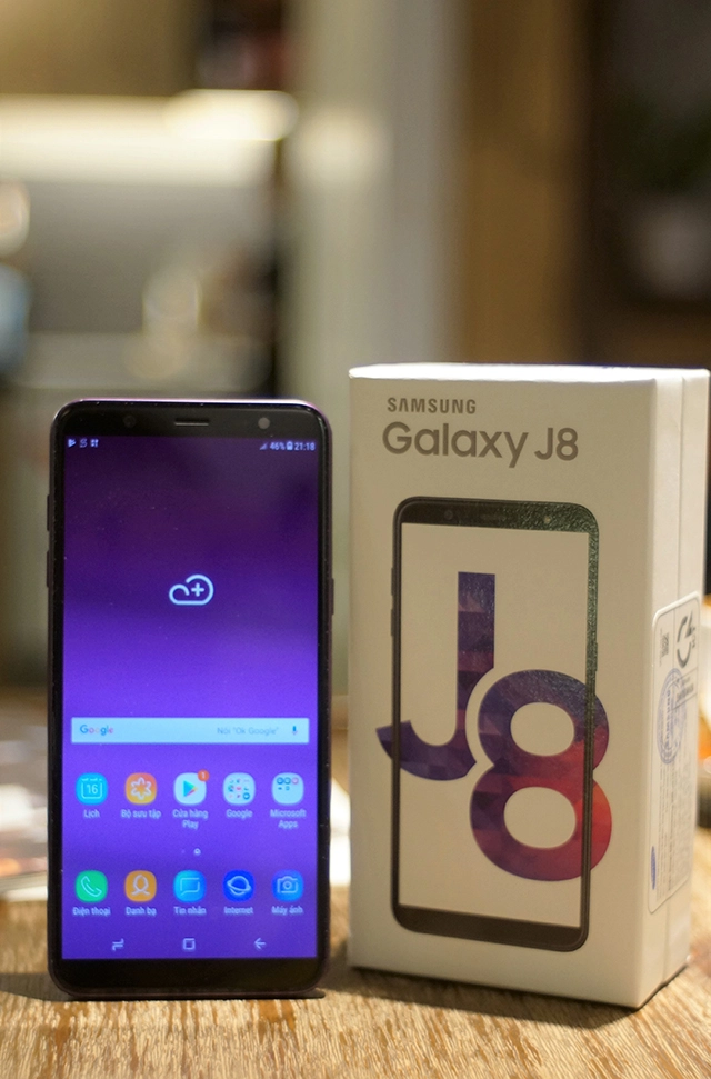 Samsung galaxy j8 smartphone tầm trung đáng đồng tiền bát gạo - 4