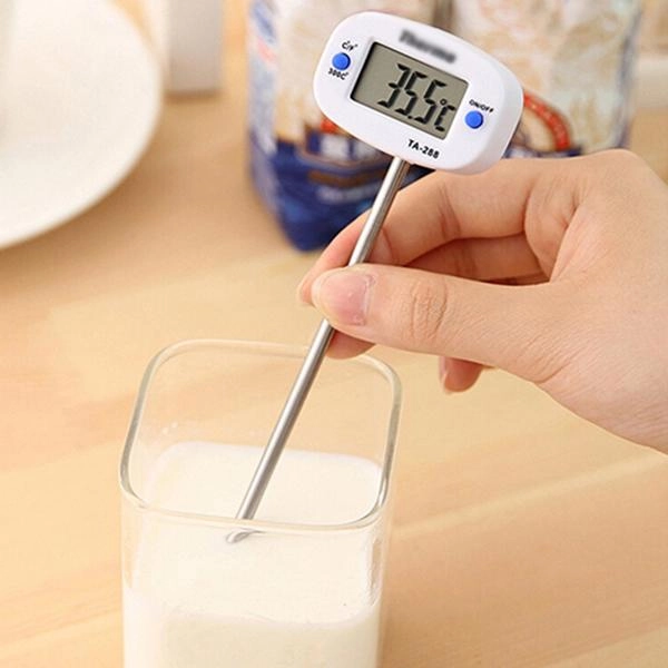 Sữa đắt tiền đến mấy mà mẹ mắc 7 sai lầm này khi pha chất dinh dưỡng đều mất hết - 1