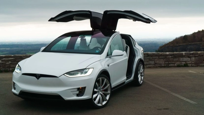 Trung quốc hack thành công xe điện model x của tesla - 1