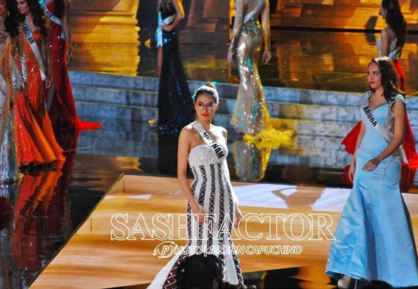 Đây chính là chiếc đầm dạ hội gây tiếc nuối nhất của phạm hương tại miss universe - 5