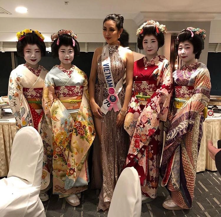 Được dự đoán vào top 8 thùy tiên tung ngay quốc phục nổi bật tại miss international 2018 - 9