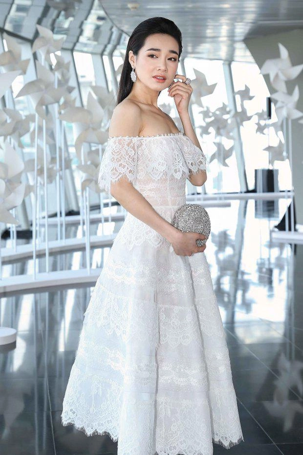 Giàu sang như nhã phương nhưng chỉ mua một chiếc túi xách từ ngày này đến ngày khác - 1