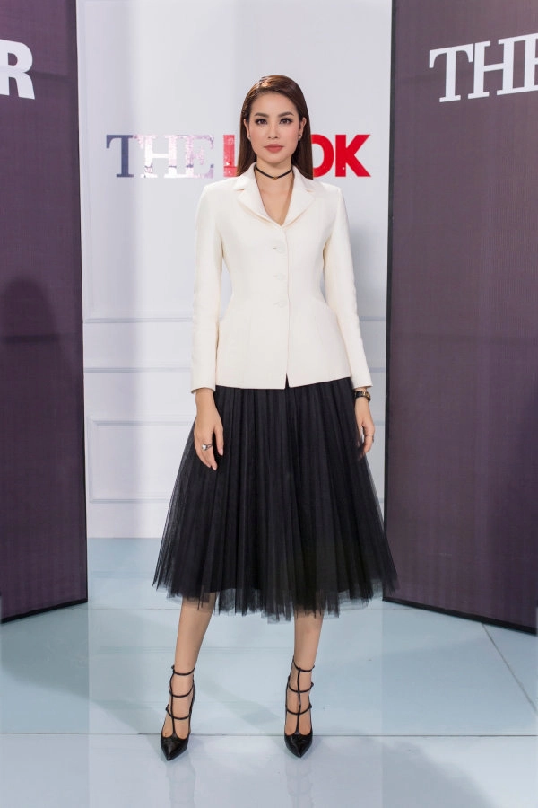 The look tập 1 phạm hương thua kỳ duyên minh tú một bàn với trang phục quá an toàn - 4