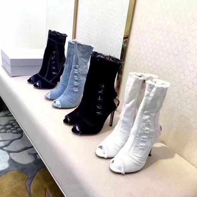 Boot denim bị chê tả tơi của kim kardashian lại hot bất ngờ tại các shop thời trang việt - 6