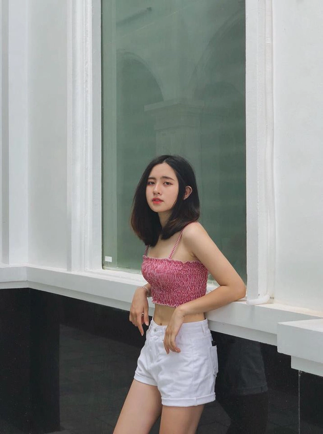 Danh tính cô gái xinh đẹp bên đồi hoa tam giác mạch gây sốt mạng xã hội - 11