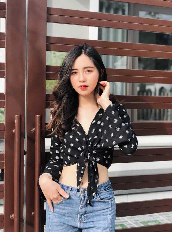 Danh tính cô gái xinh đẹp bên đồi hoa tam giác mạch gây sốt mạng xã hội - 12