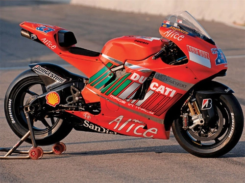  ducati desmosedici gp7 - 6