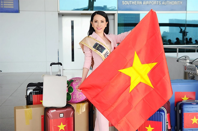 Hoa hậu châu ngọc bích mang hành lý khủng đến mrs universe 2018 - 6