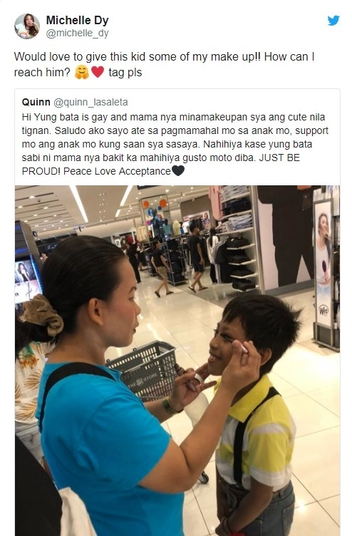 Mẹ đưa con trai đồng tính đi mua mỹ phẩm trang điểm cho con giữa trung tâm mua sắm khiến cộng đồng mạng xúc động - 3