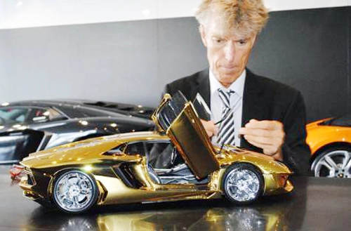 mô hình aventador bằng vàng giá 75 triệu usd - 2