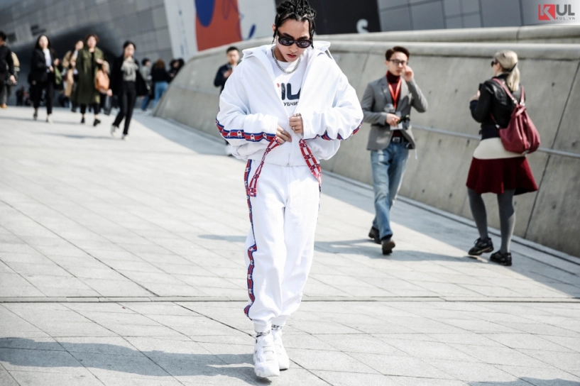Seoul fashion week 2017 sơn tùng m-tp tết tóc và diện cả cây hiphop nổi bần bật - 8