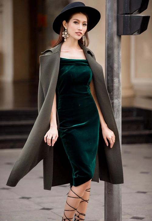 Cách mix váy và áo khoác đẹp cho nữ công sở tuổi 30 xinh tươi đón xuân - 4