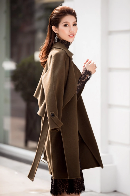Cách mix váy và áo khoác đẹp cho nữ công sở tuổi 30 xinh tươi đón xuân - 6