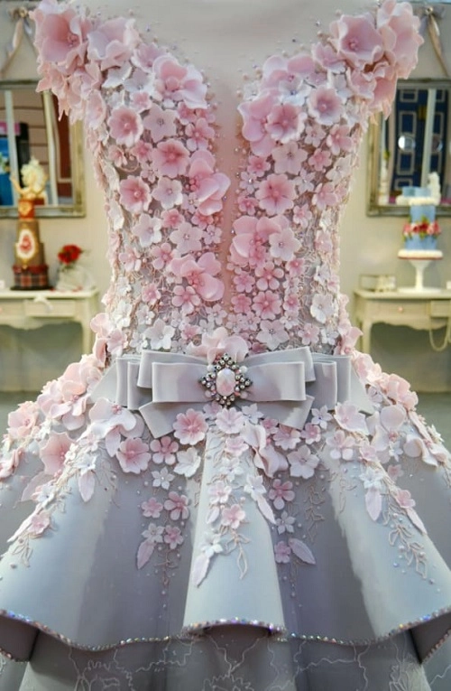 Thật không ngờ chiếc váy cưới lộng lẫy này lại làm từ chất liệu không ai dám mặc - 2