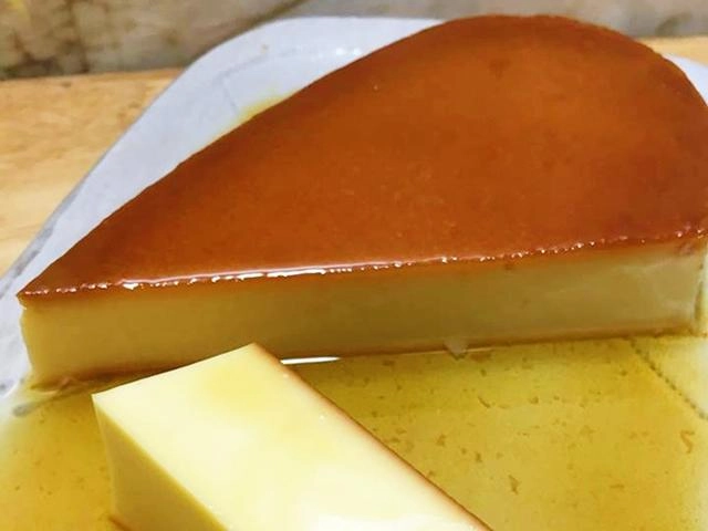 Cứ tưởng khó hóa ra làm bánh flan mềm mịn mượt như da em bé lại đơn giản thế này - 13