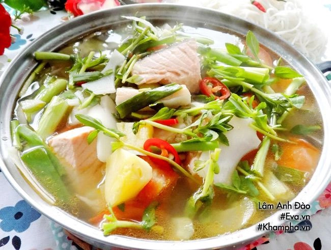 Cách nấu canh chua cá hồi thơm ngon đến giọt cuối cùng - 7