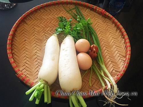 Đơn giản với củ cải trắng xào trứng thơm ngon - 1