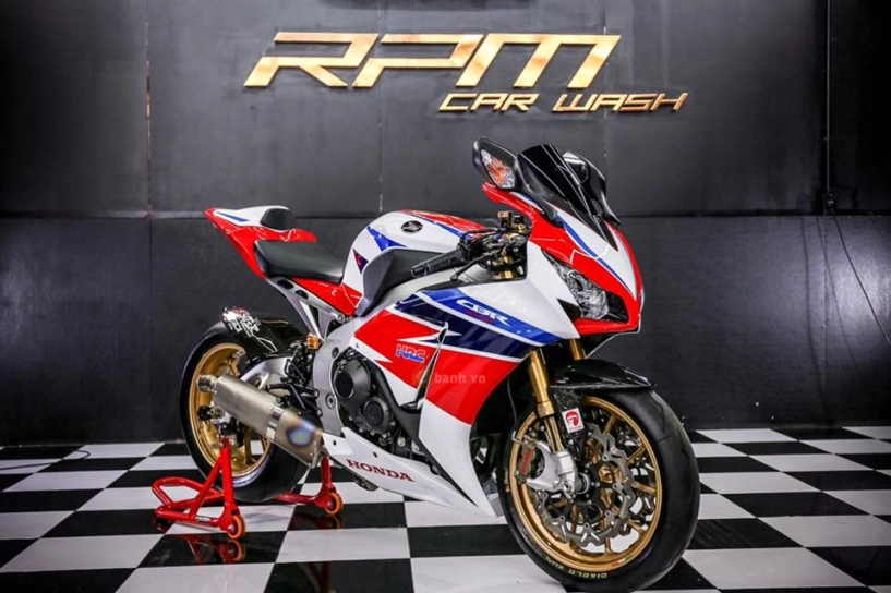 Honda cbr1000rr sp bản nâng cấp khủng hơn của dân chơi thái - 1