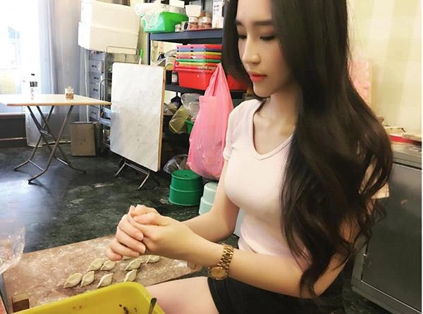 Hotgirl bán bánh bao tự làm gây sốt mxh có khách nam đặt mua 10000 cái một lúc - 3