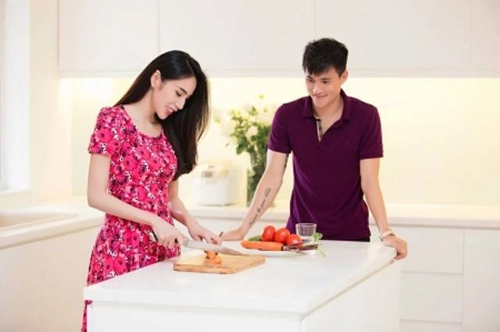 Sao việt cởi trần quần đùi dọn nhà đón tết - 13