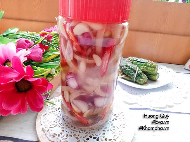 Tai heo ngâm mắm chua ngọt giòn sần sật cho ông xã nhậu chơi ngày tết - 8