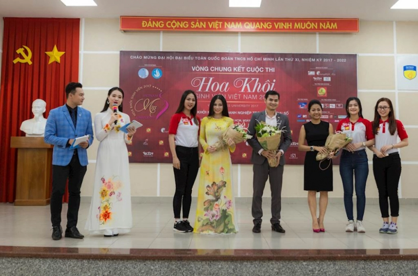 Top 45 hoa khôi sinh viên giao lưu với tác giả chuyện nhà dr thanh - 2