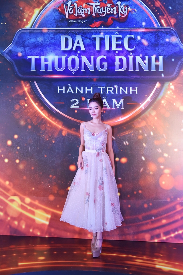 Bích phương dịu dàng đọ sắc cùng top 10 miss võ lâm truyền kỳ mobile - 1