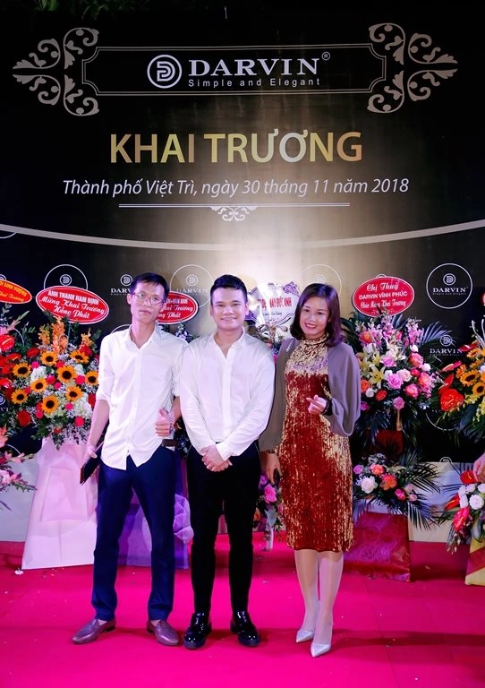 Ca sỹ khắc việt nổi bật bên dàn siêu mẫu trong show thời trang darvin - 3