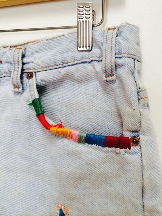 Diy tự tay biến hình cho chiếc quần jeans cũ bằng những mũi thêu đơn giản - 13