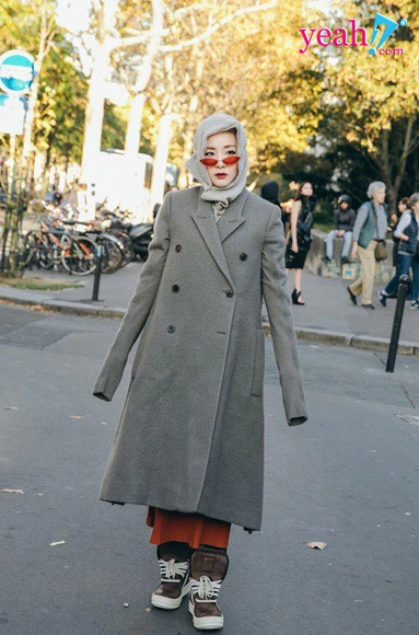 Hậu gây bão tại paris fashion week dara 2ne1 bị netizen hàn giễu cợt như người vô gia cư - 4