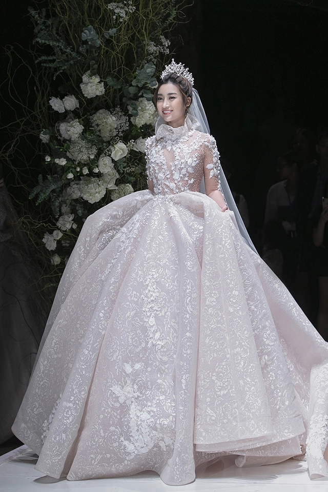 Hoa hậu đỗ mỹ linh bật mí mối quan hệ với ntk phương linh và calla bridal - 6