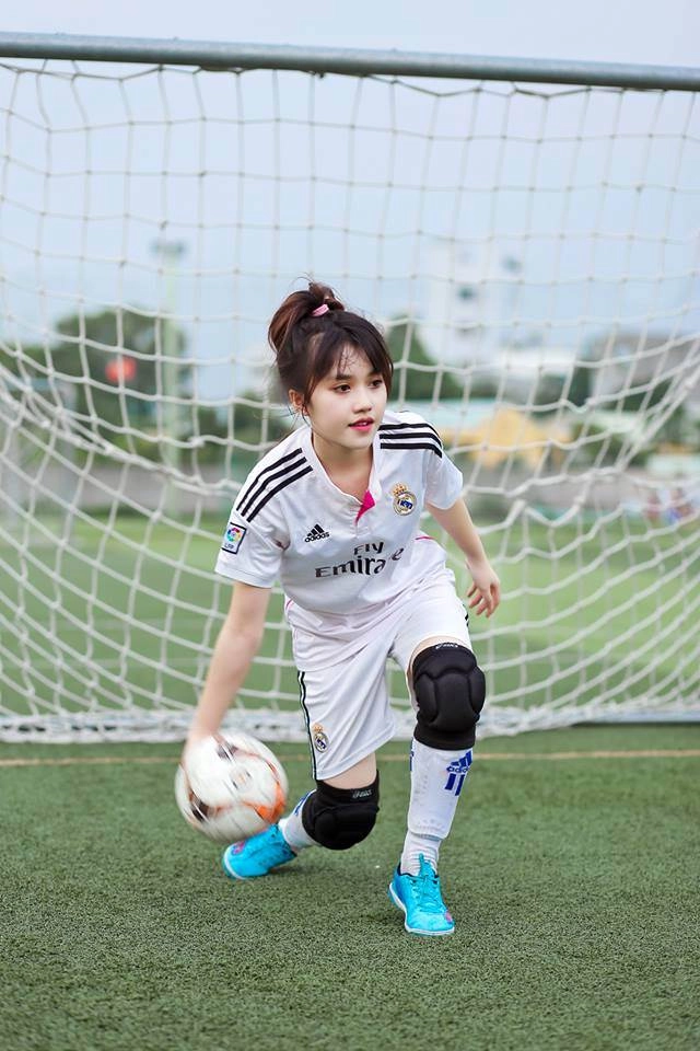 hot girl bóng đá thùy dung ước mơ trở thành btv thể thao chuyên nghiệp - 3