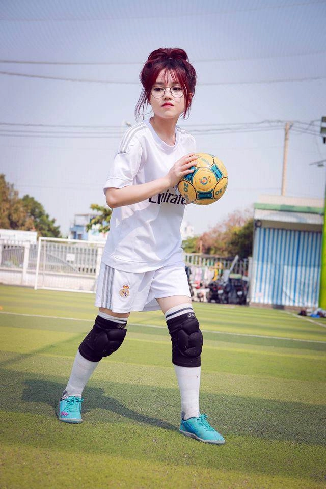 hot girl bóng đá thùy dung ước mơ trở thành btv thể thao chuyên nghiệp - 4
