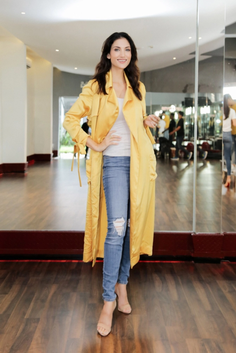 Minh tú mời chị đại asias next top model dạy catwalk chuẩn bị cho cuộc đua miss supranational 2018 - 2