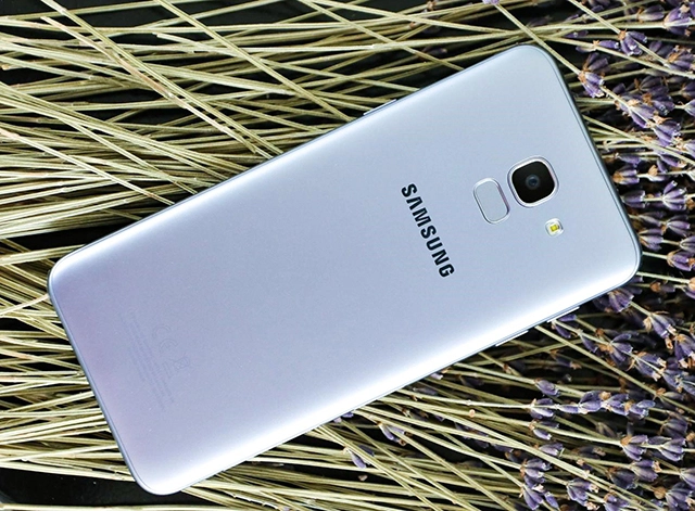 Samsung galaxy j6 lavender có gì hot - 2