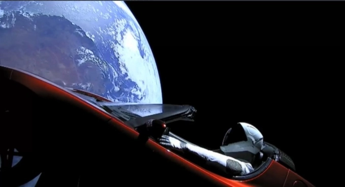 Spacex và tỉ phú elon musk đi vào lịch sử với chiếc xe đầu tiên bay trong vũ trụ - 3