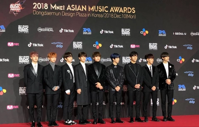 Thảm đỏ lễ trao giải mama 2018 wanna one điển trai hết cỡ loạt sao nữ ăn mặc mỏng manh bất chấp giá lạnh - 26